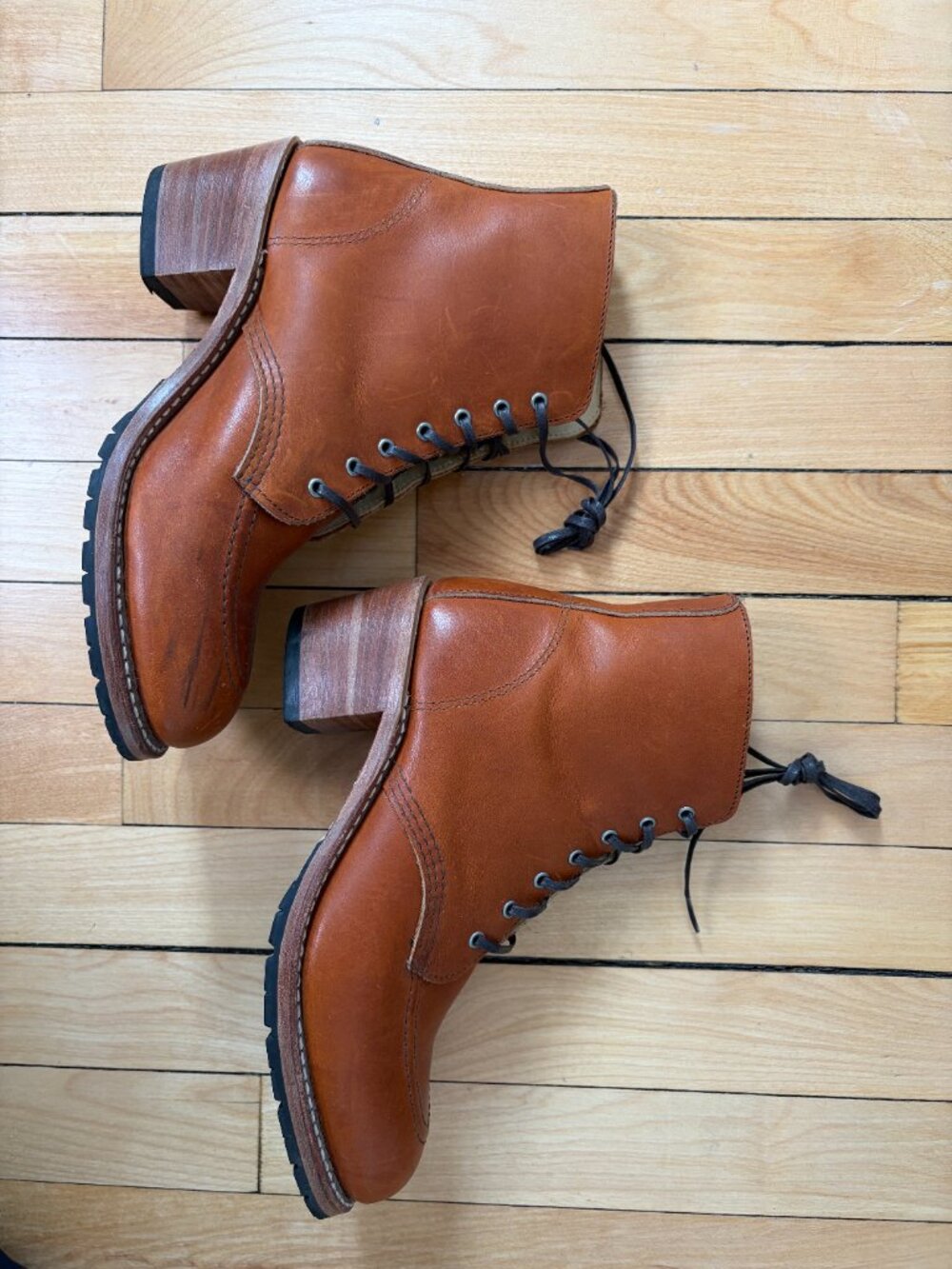Red Wing Boots Women's 9 Clara Heeled Oro Brown Legacy Leather Moc Toe MSRP $359 - Picture 4 of 8